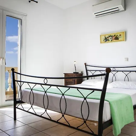 Villa Kleismata Sleeps 6
