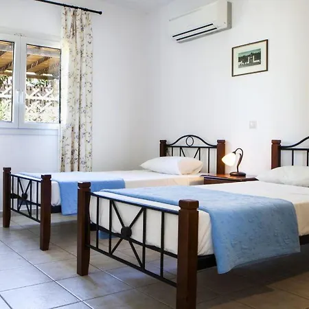 Kleismata Sleeps 6 * Klismata