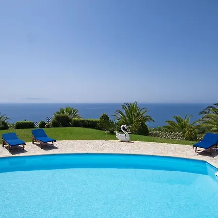 Villa Kleismata Sleeps 6 *