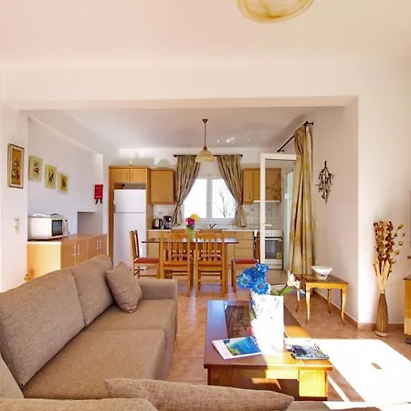Villa Kleismata Sleeps 6 *