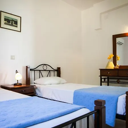 Villa Kleismata Sleeps 6 *