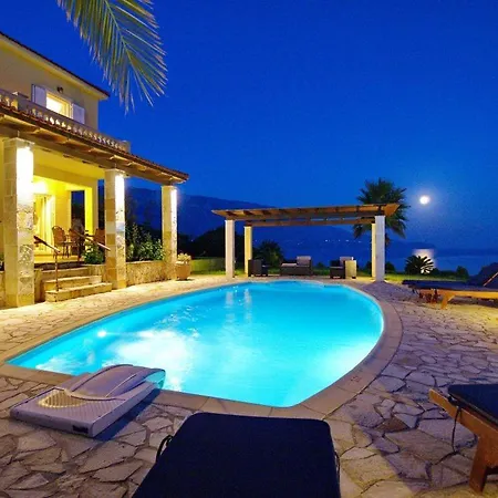 Villa Kleismata Sleeps 6 Klismata